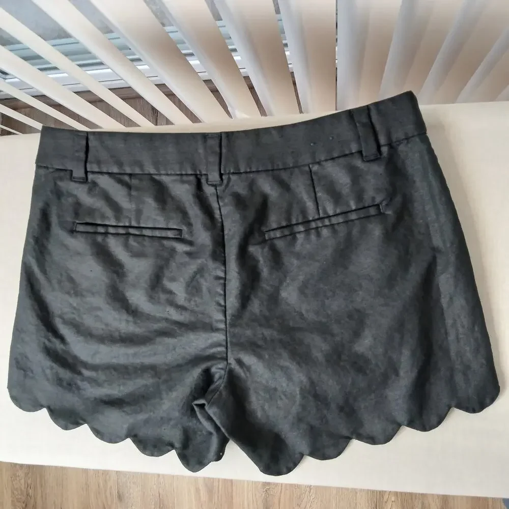 J. Crew black scalloped hem shorts size 4 linen cotton blend pockets zip fly